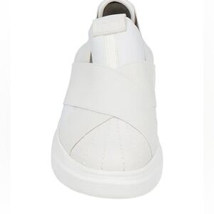 Fessura Women’s White Slip-On Sneakers. EU.36      B-33